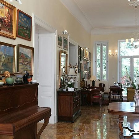 Hôtel Chateau Peyrot à Orgueil Extérieur photo