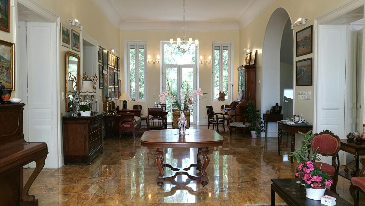 Hôtel Chateau Peyrot à Orgueil Extérieur photo