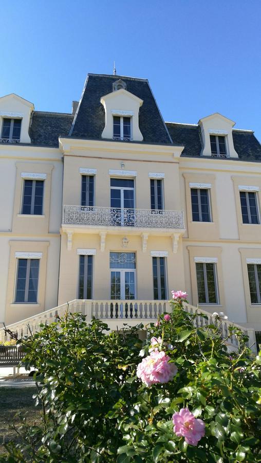 Hôtel Chateau Peyrot à Orgueil Extérieur photo